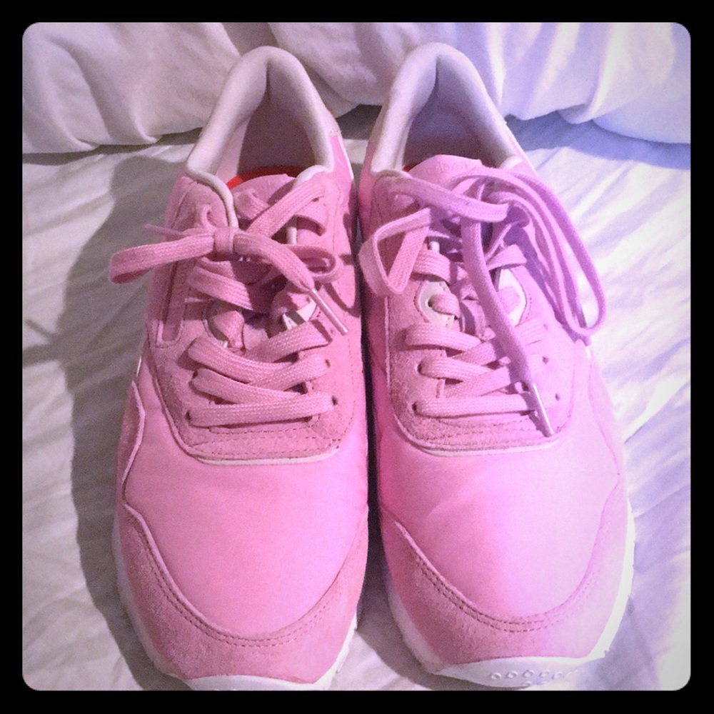 Reebok classics baby pink sneakers